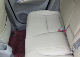 2011年小骚红锋范1.5自动带天窗带导航，真皮，费用到8月！价格5.××    首付8800元